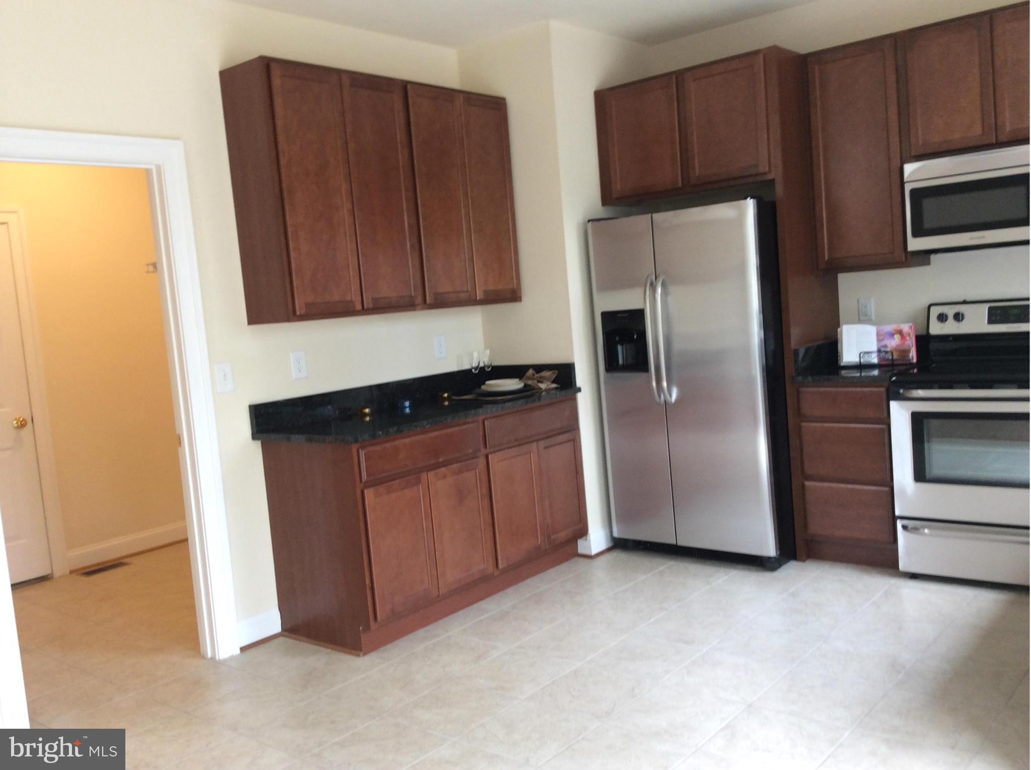 CREEKSIDE - Residential