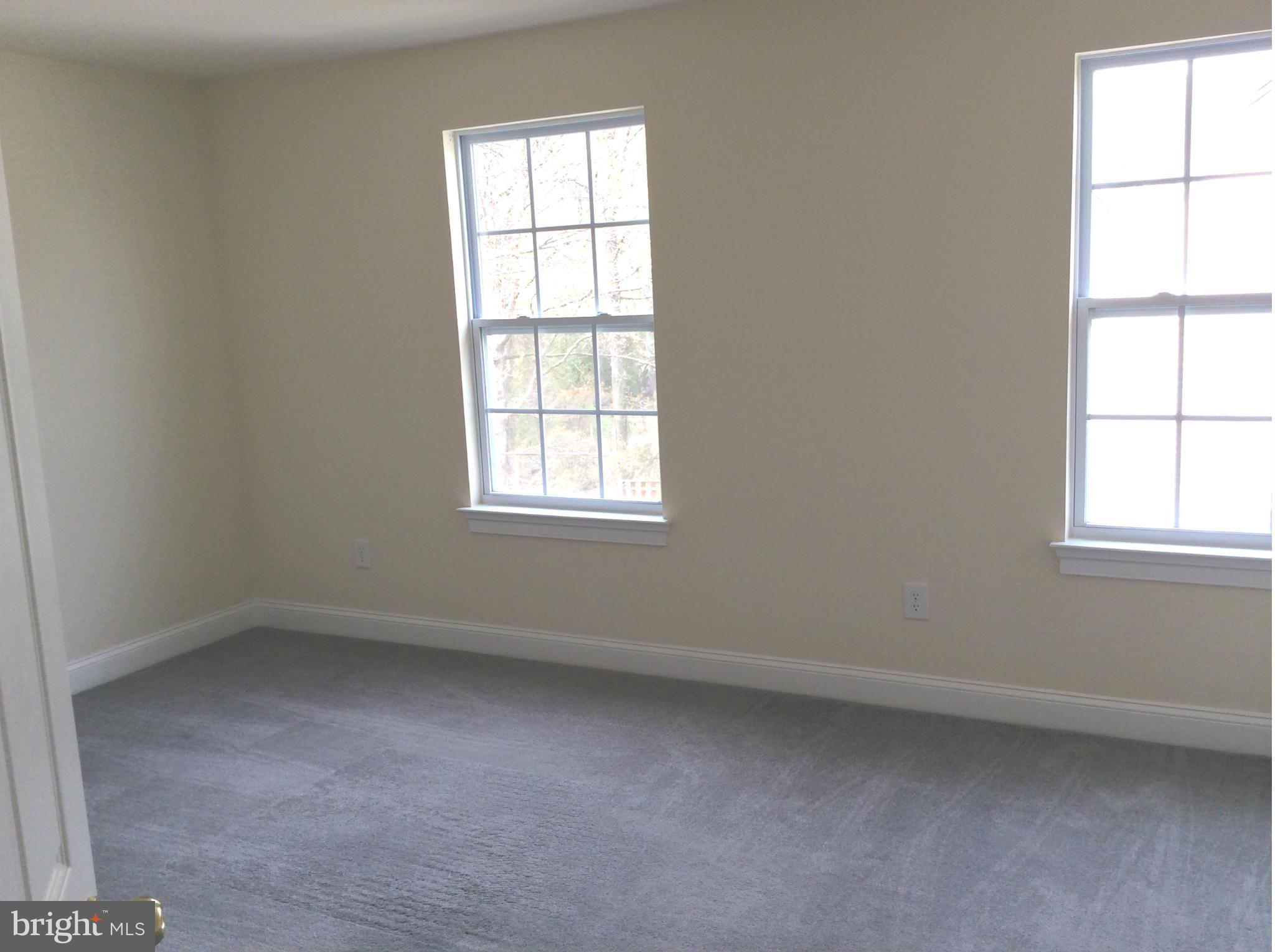 CREEKSIDE - Residential