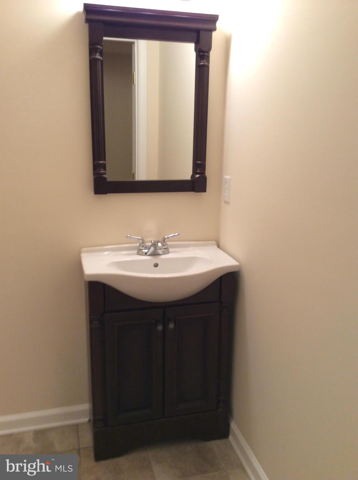 CREEKSIDE - Residential