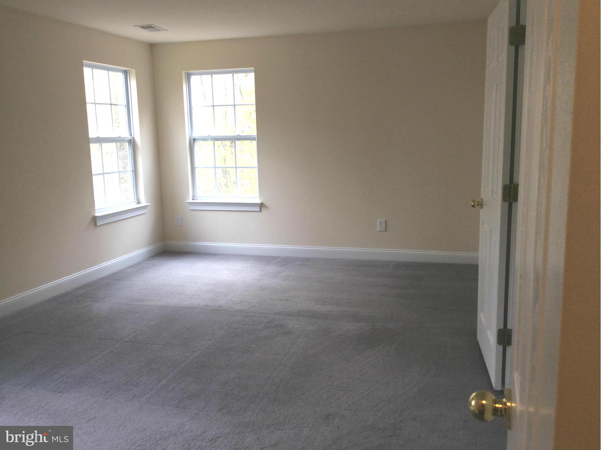 CREEKSIDE - Residential