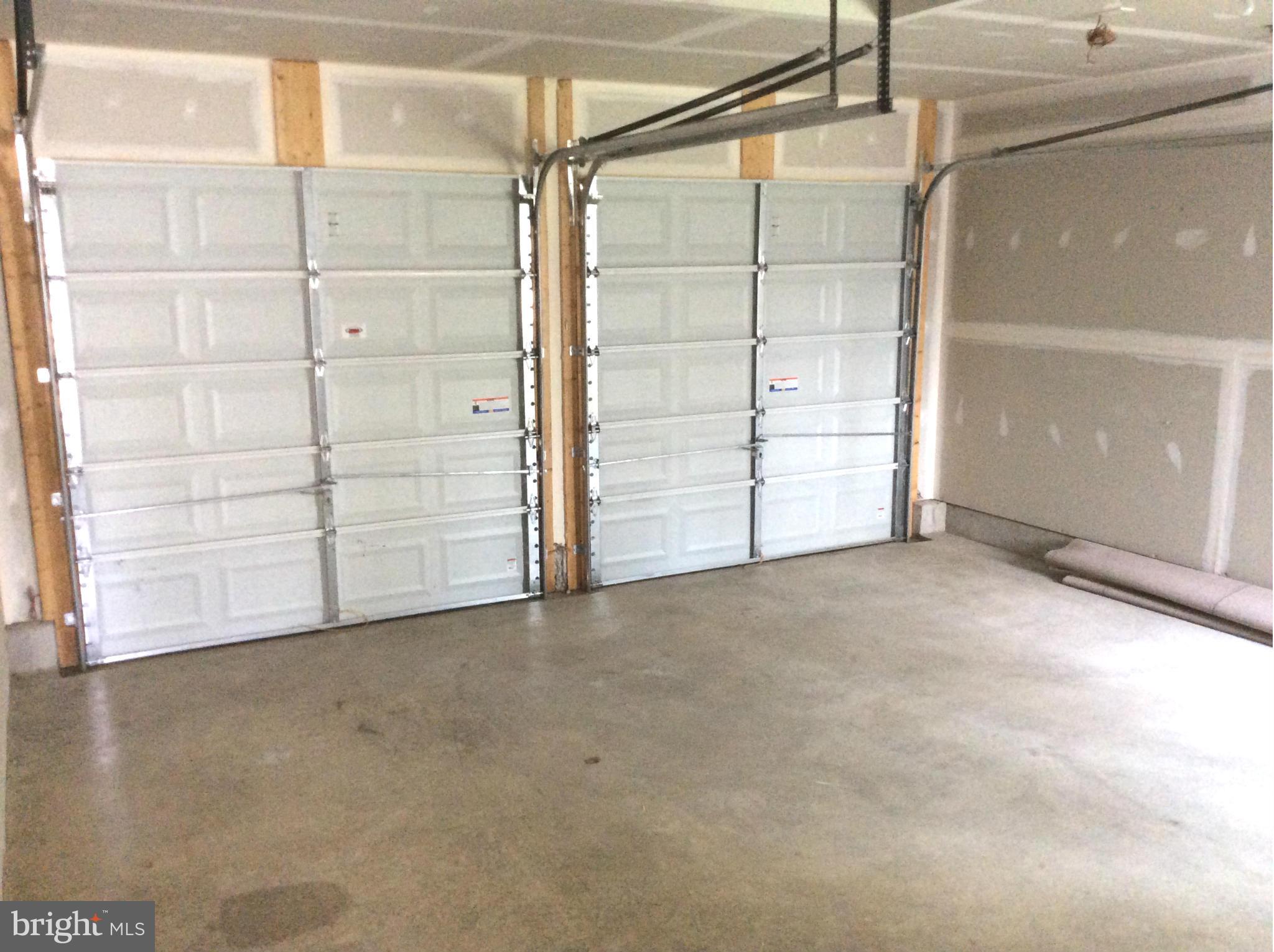 CREEKSIDE - Residential