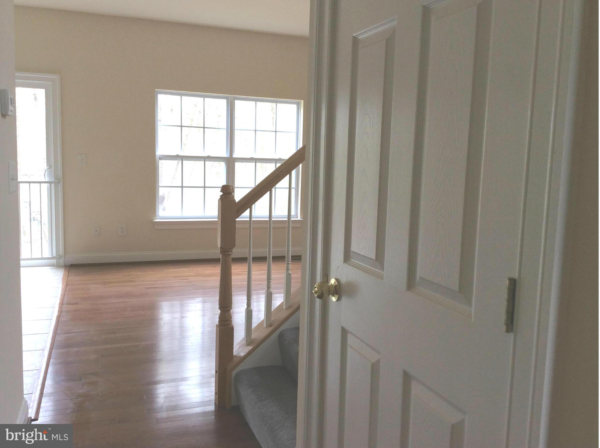 CREEKSIDE - Residential