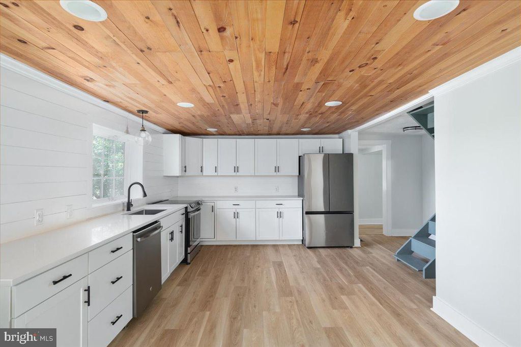 Photo of 1666 Apple Pie Ridge Rd, WINCHESTER, VA 22603 (MLS # VAFV2037306)