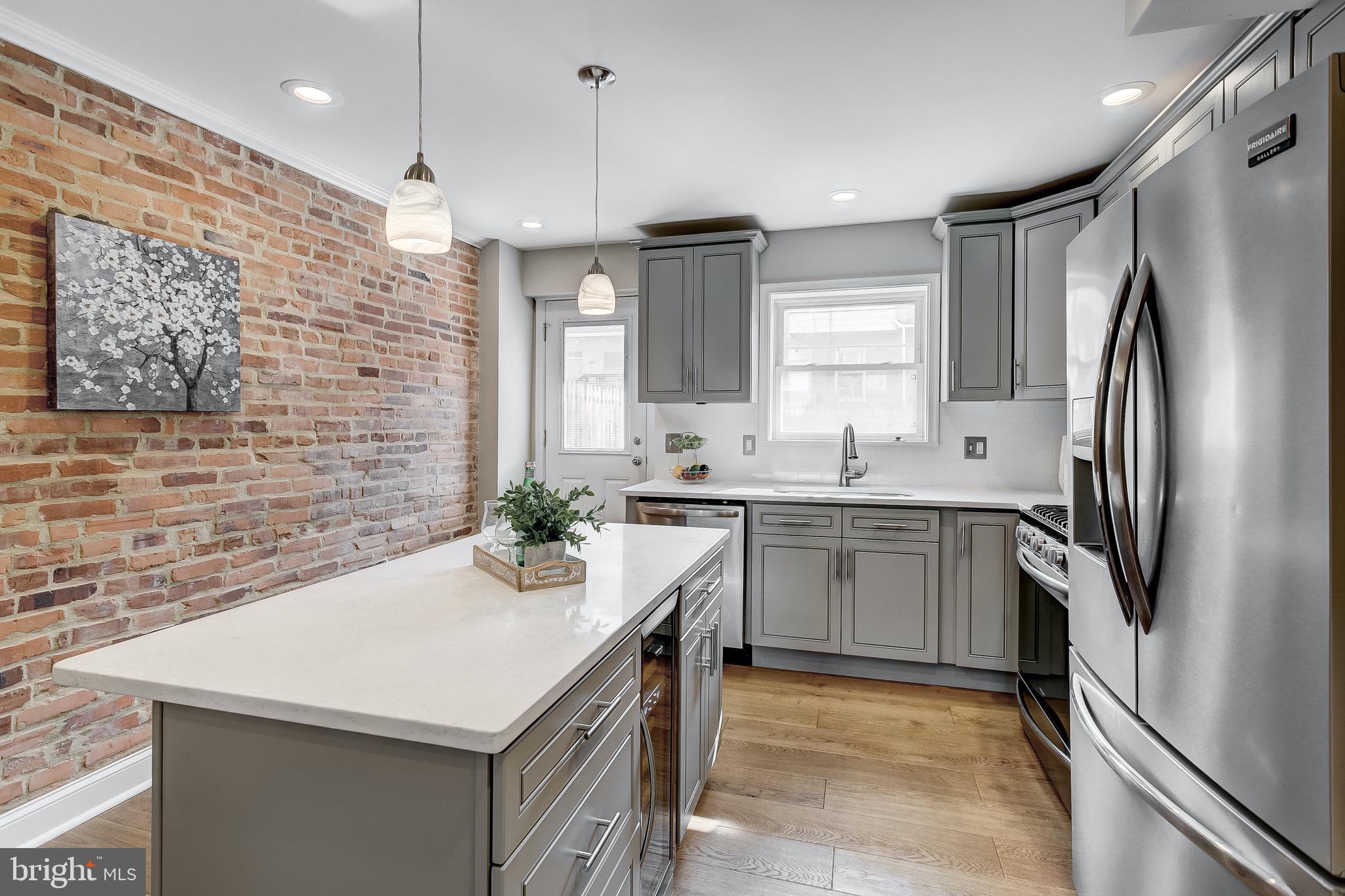 GREEKTOWN - Residential