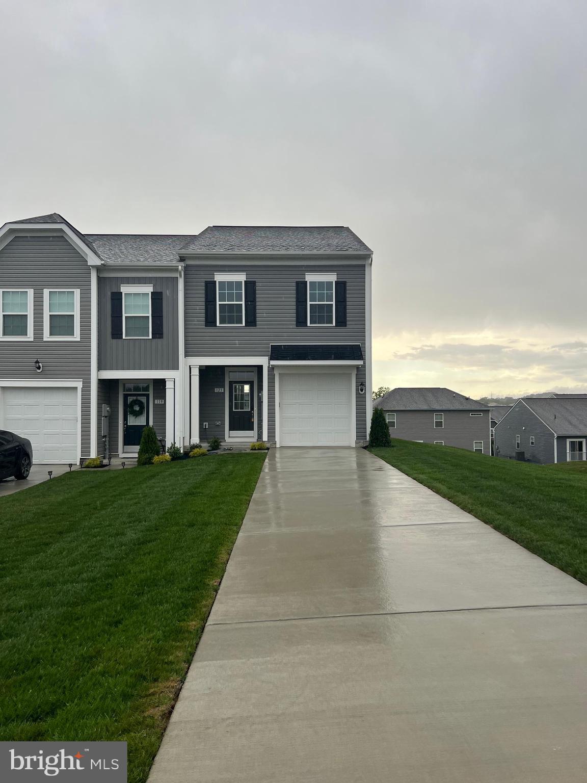 OVERLOOK AT RIVERSIDE - Residential Lease