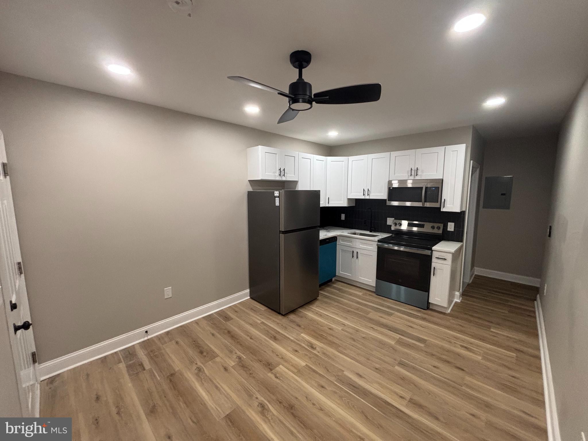 2 bedroom and 1 bathroom unit now available! Property features stunning updated kitchen and bathroom, open concept, on site washer/dryer hook ups and ample street parking . Is located near an abundance of public transportation including but not limited to subways, buses, 76 and the 95. And finally, is close to 76, university city and center city making the commute a breeze for all you students and young professionals. So what are you waiting for? Hurry and schedule your appointment today!