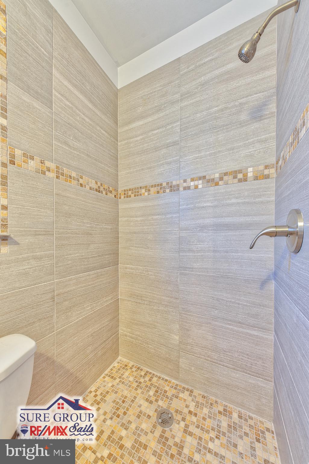 HIGHLAND - Residential Lease