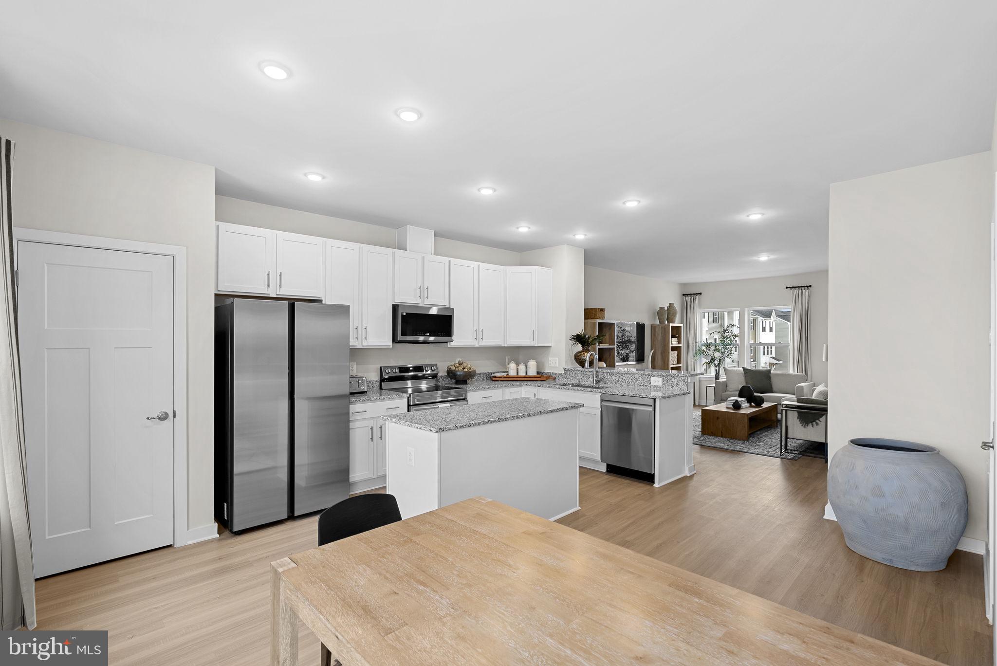 HUNTWELL WEST - Residential