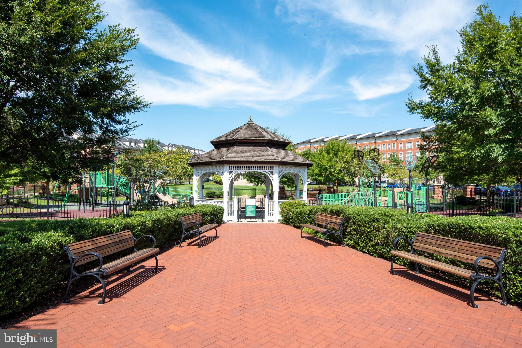 MADISON CRESCENT CONDOMINIUM - Residential