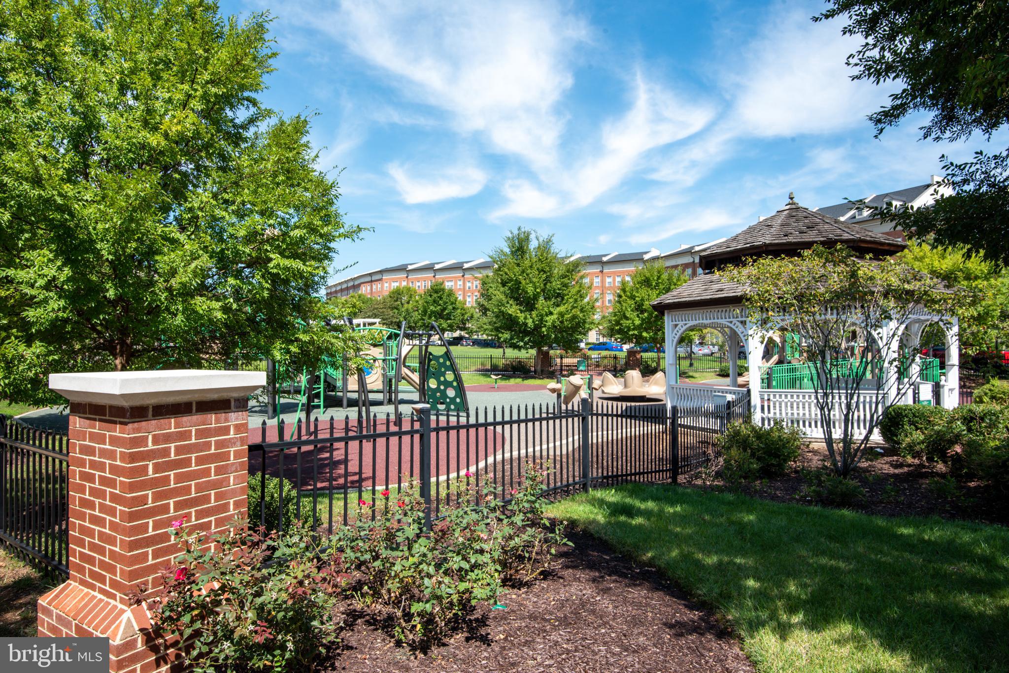 MADISON CRESCENT CONDOMINIUM - Residential