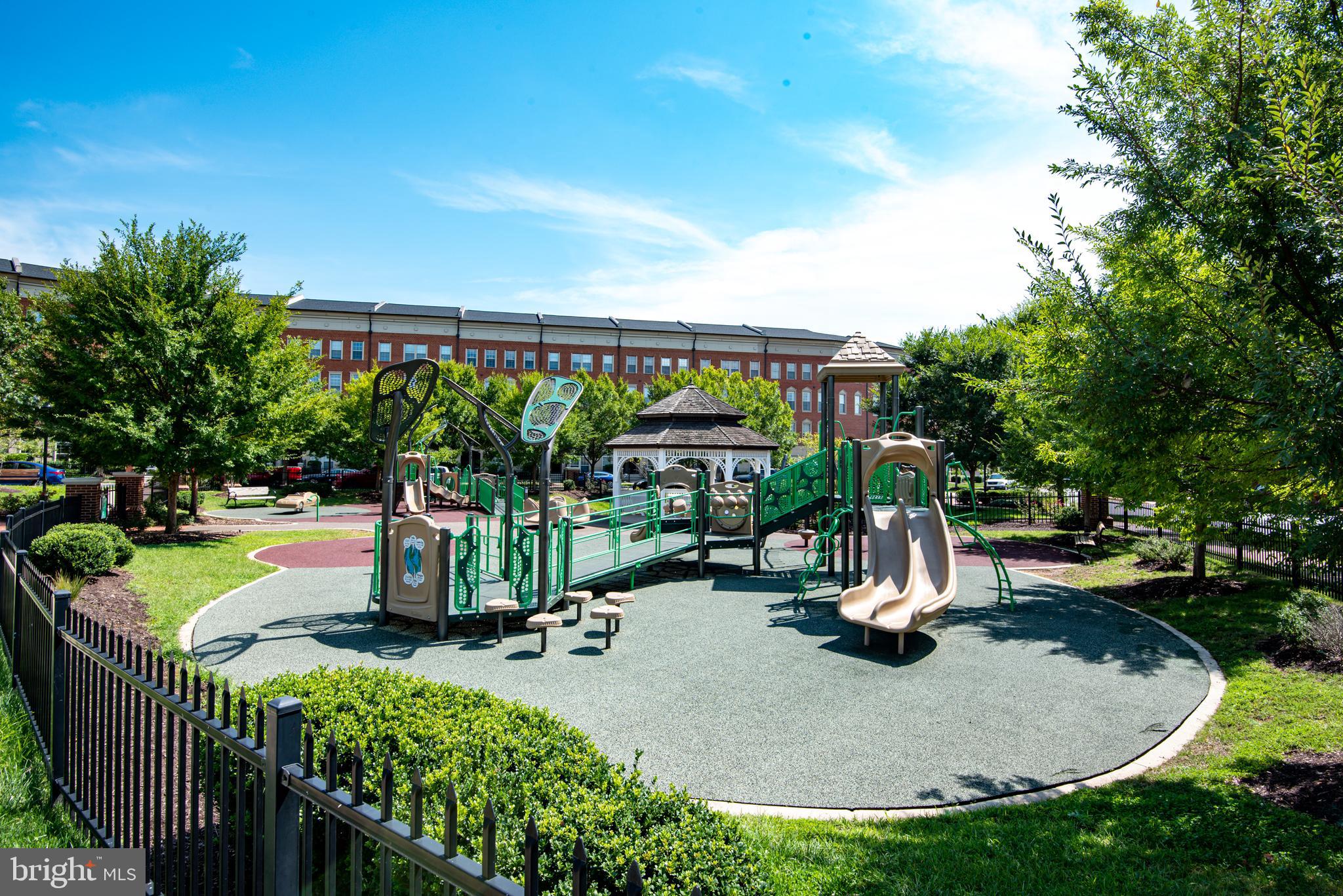 MADISON CRESCENT CONDOMINIUM - Residential