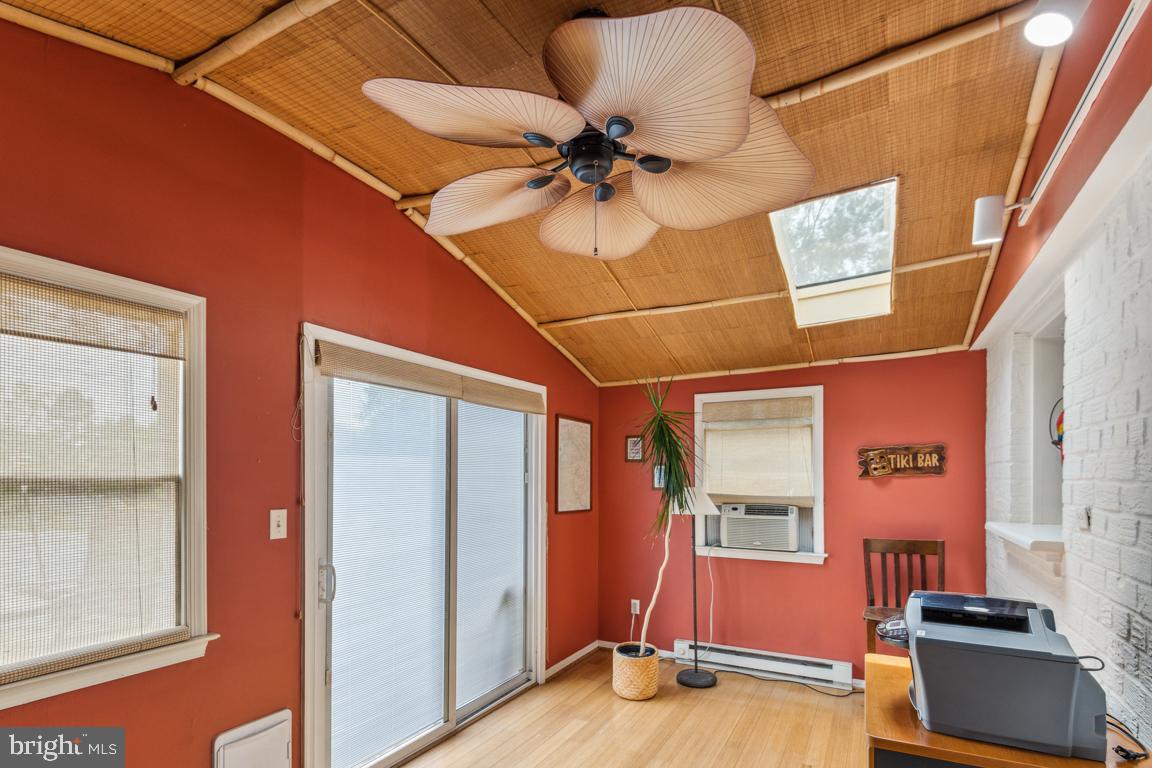 ROYAL VIEW - Residential