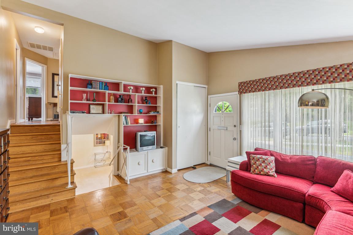 ROYAL VIEW - Residential