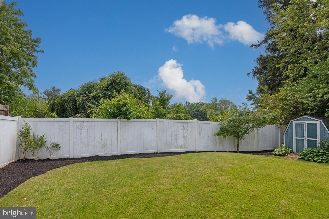 ROYAL VIEW - Residential