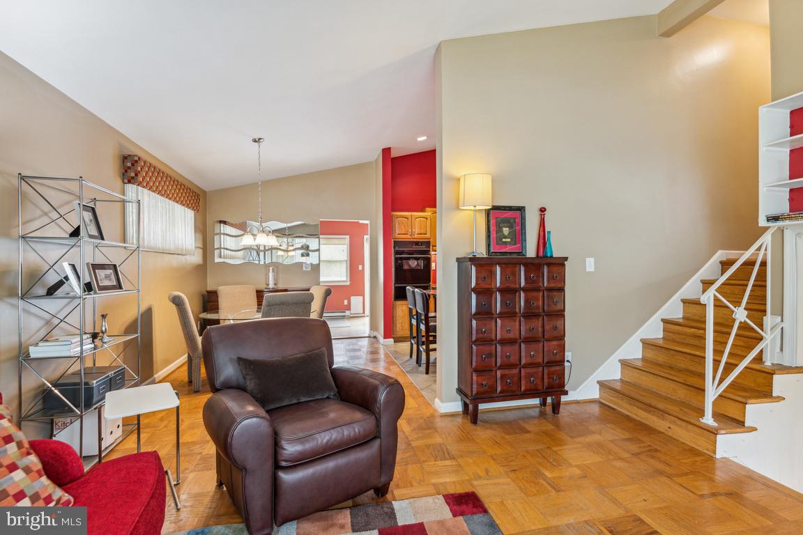 ROYAL VIEW - Residential