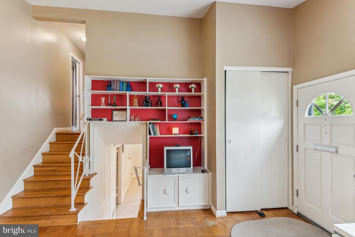 ROYAL VIEW - Residential