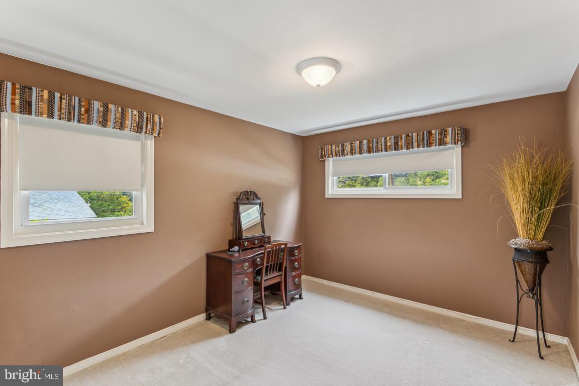 ROYAL VIEW - Residential