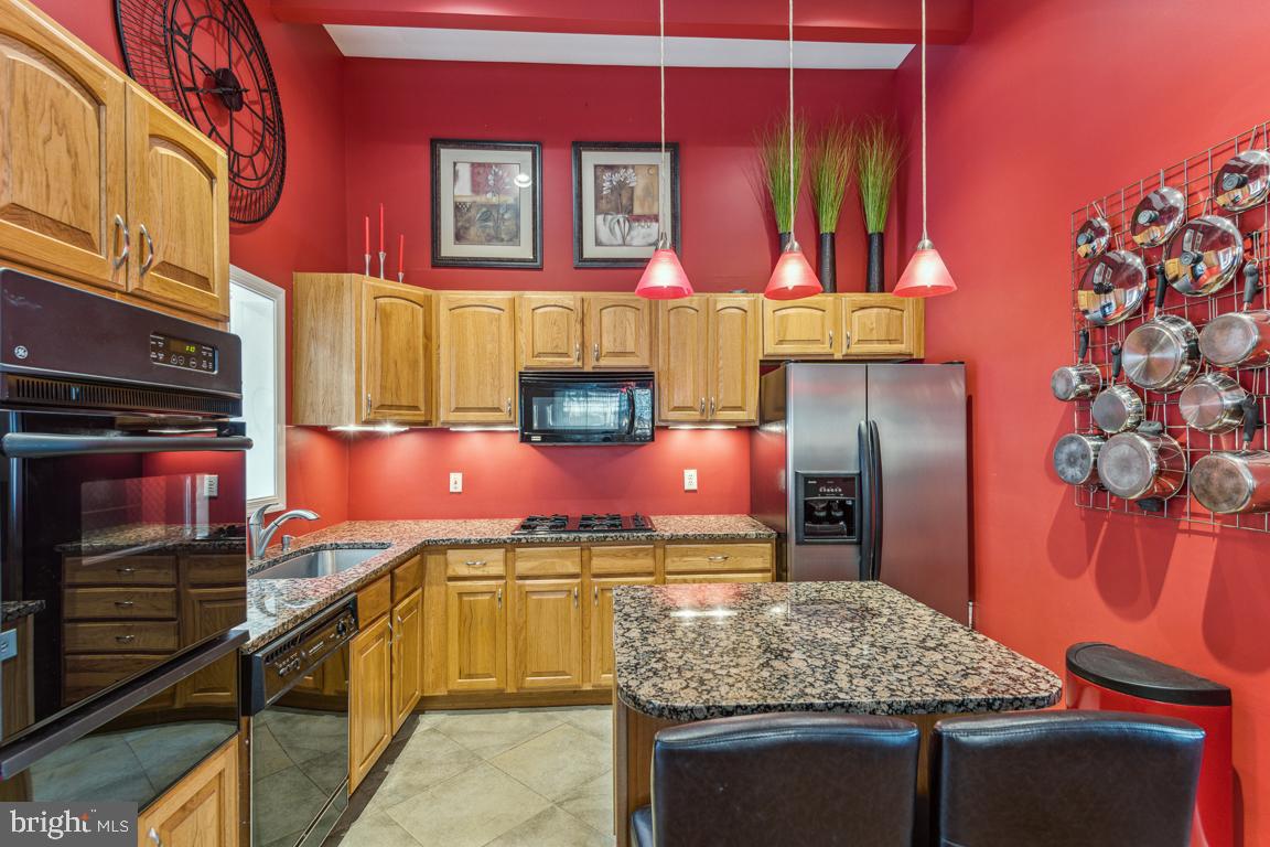 ROYAL VIEW - Residential