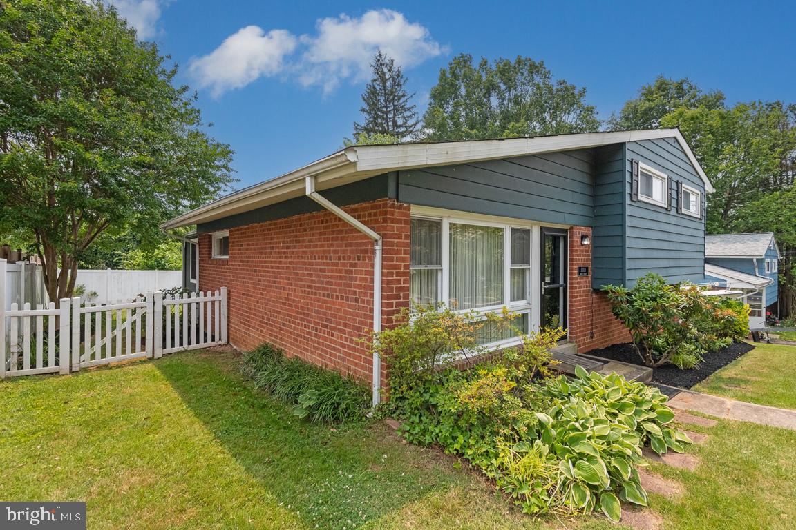 ROYAL VIEW - Residential