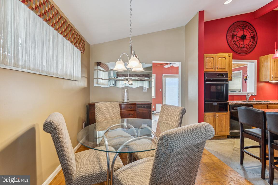 ROYAL VIEW - Residential