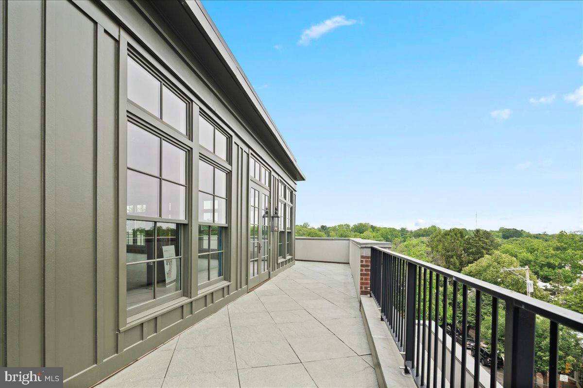 CHESTNUT HILL - Residential