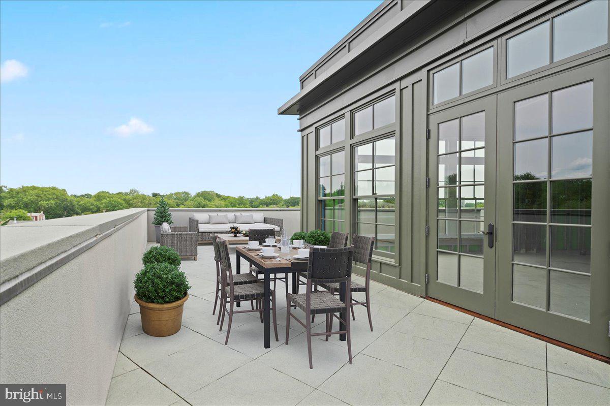 CHESTNUT HILL - Residential