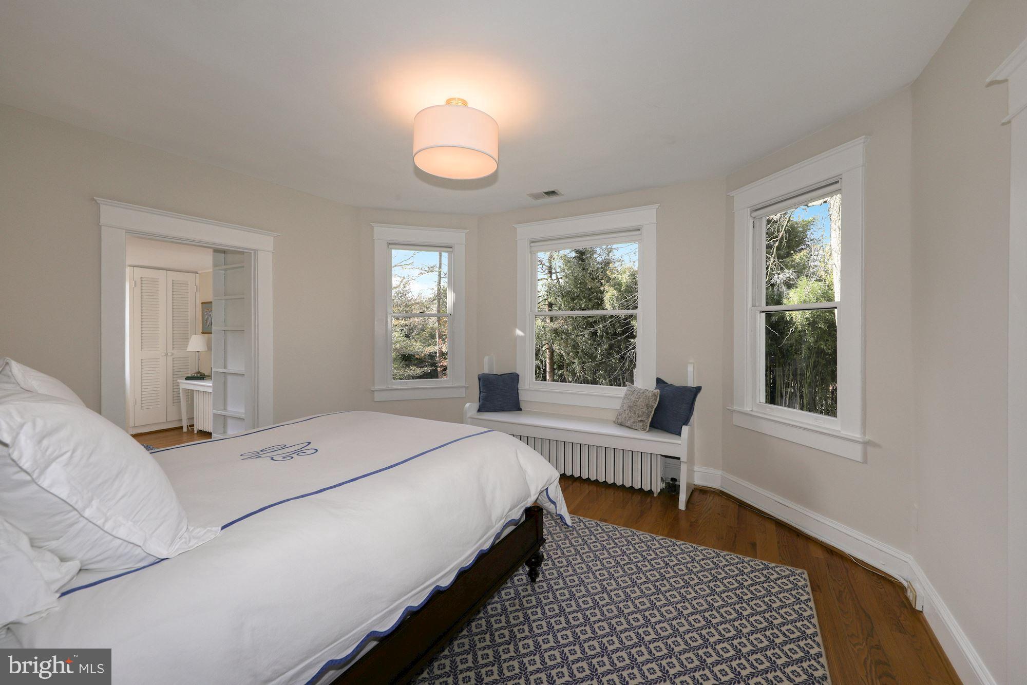 CHEVY CHASE VILLAGE - Residential