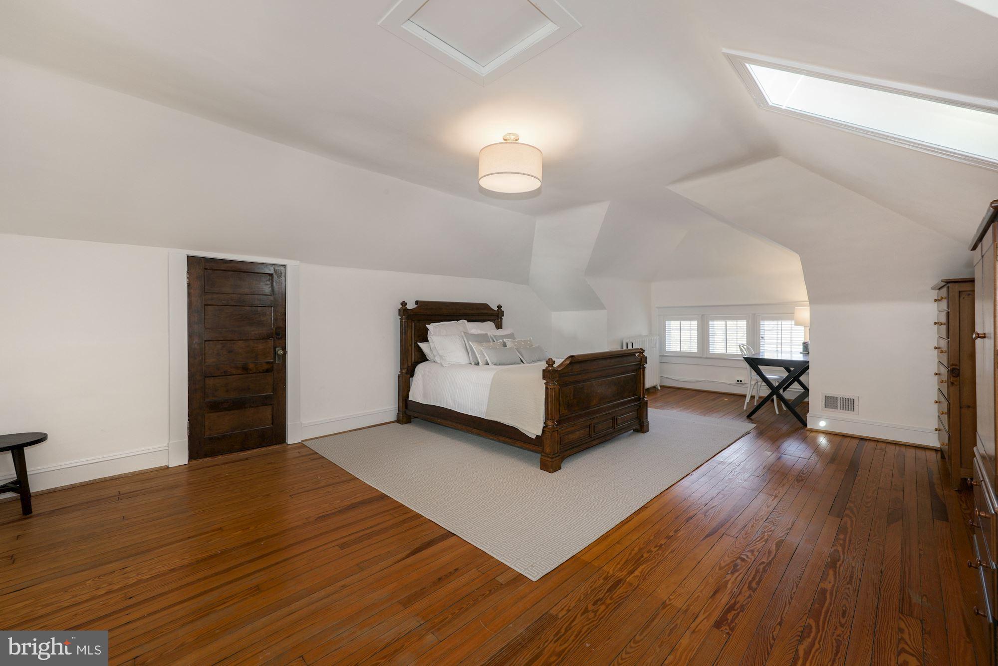 CHEVY CHASE VILLAGE - Residential