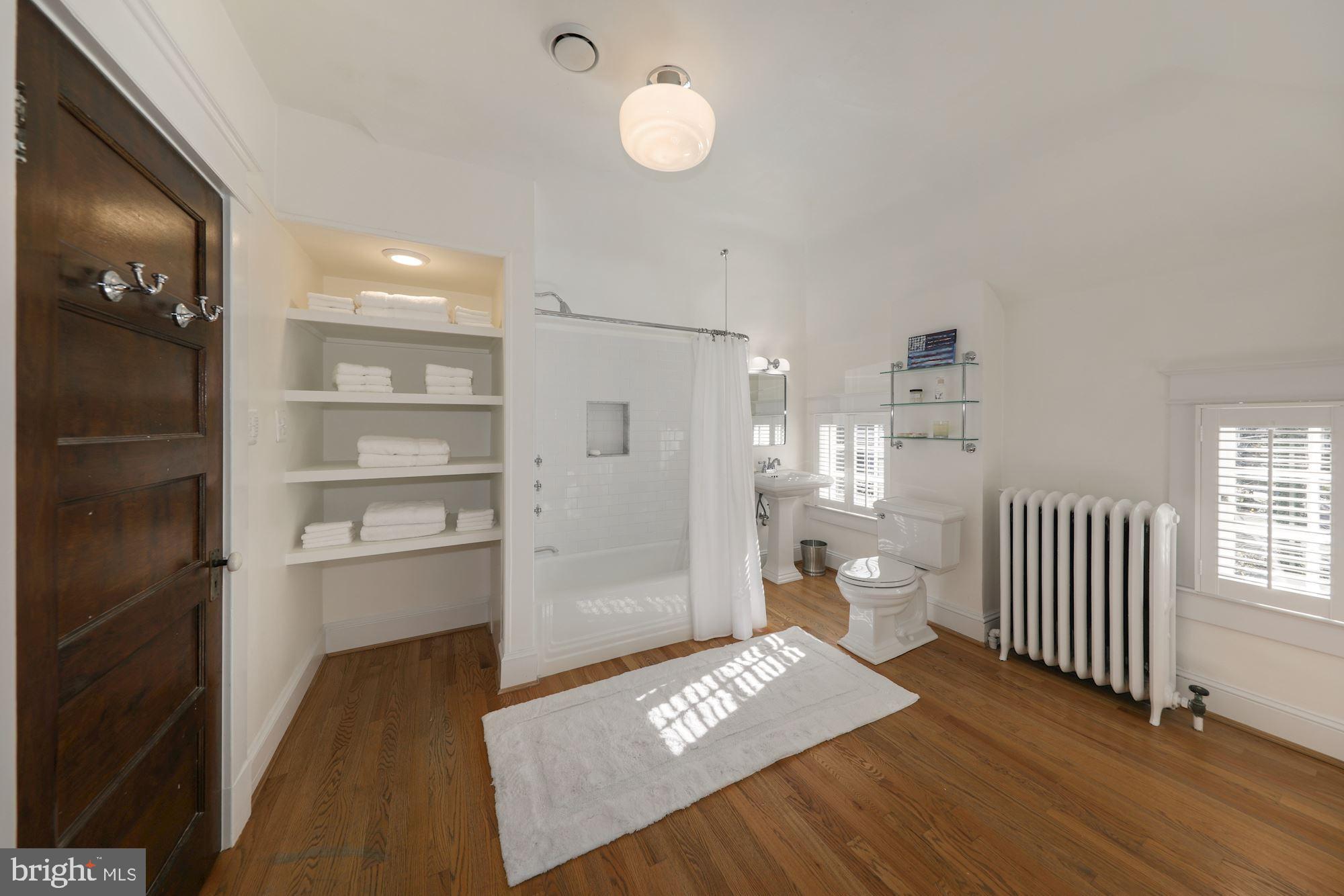 CHEVY CHASE VILLAGE - Residential