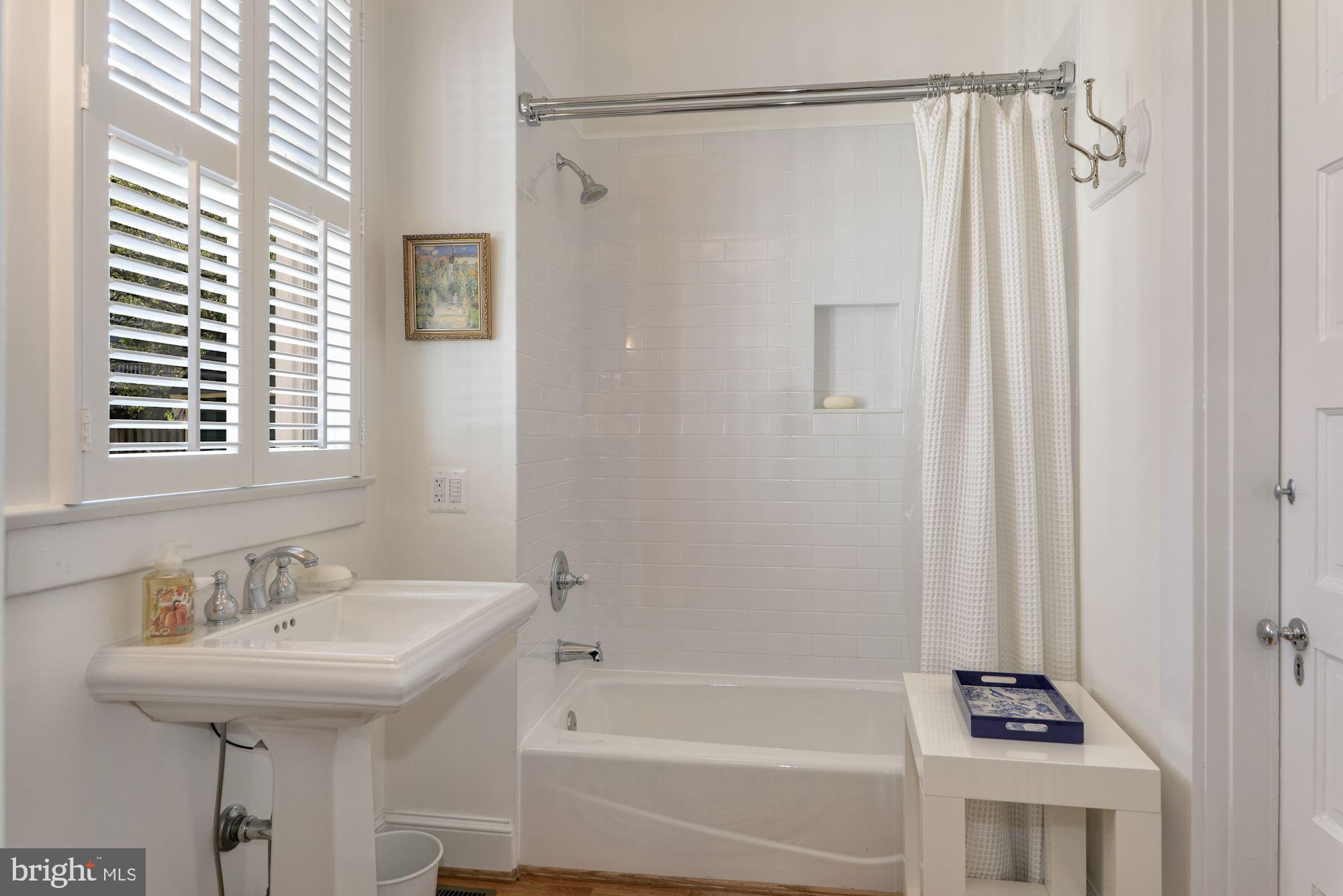 CHEVY CHASE VILLAGE - Residential