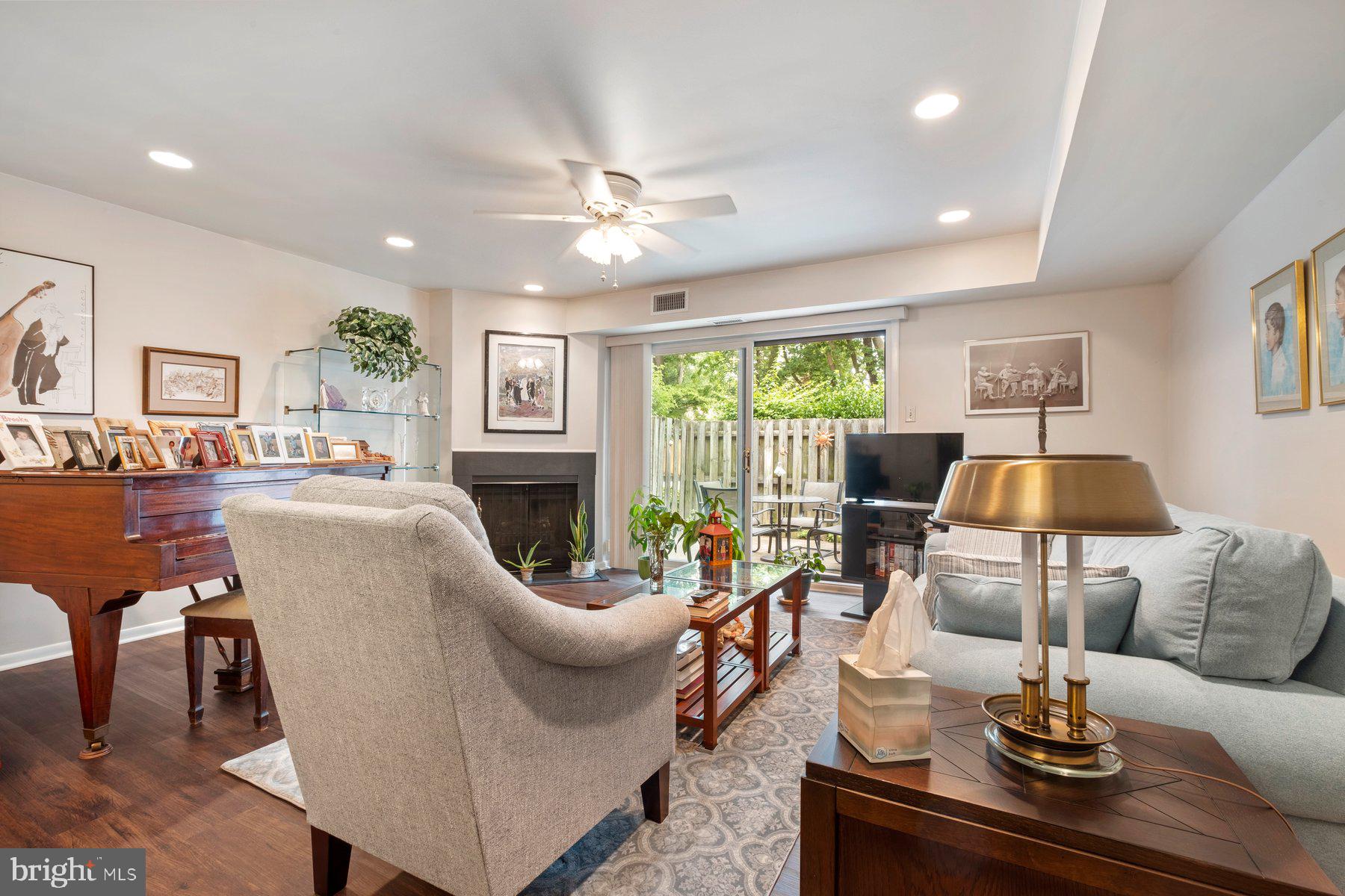 VALLEY GLEN - Residential