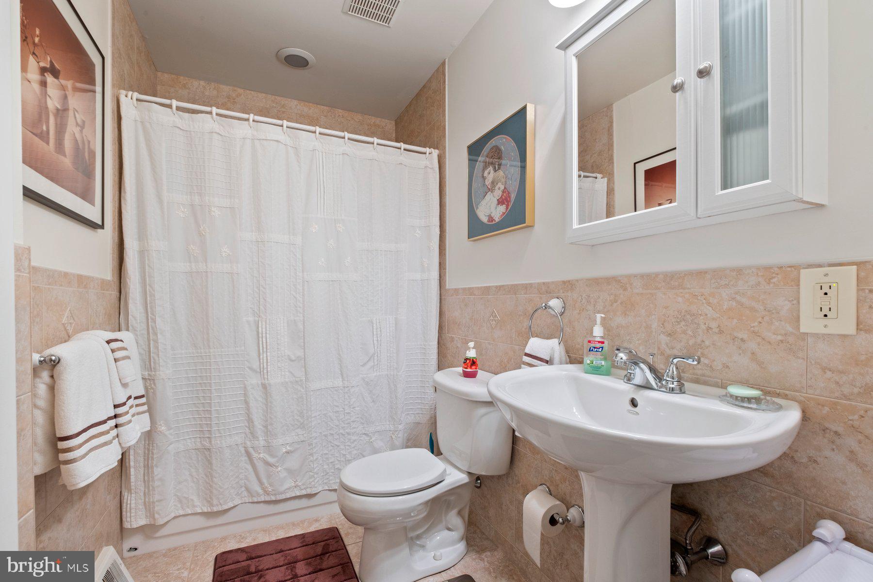 VALLEY GLEN - Residential