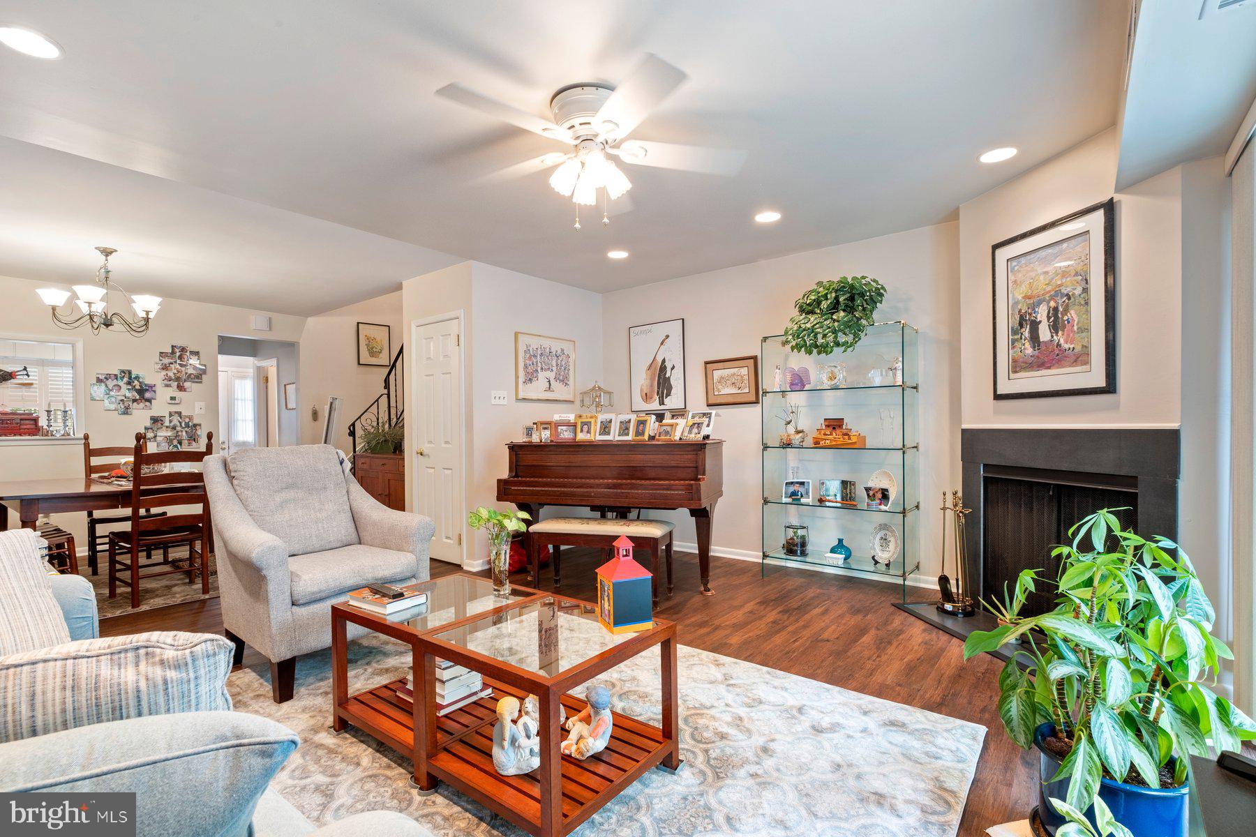 VALLEY GLEN - Residential