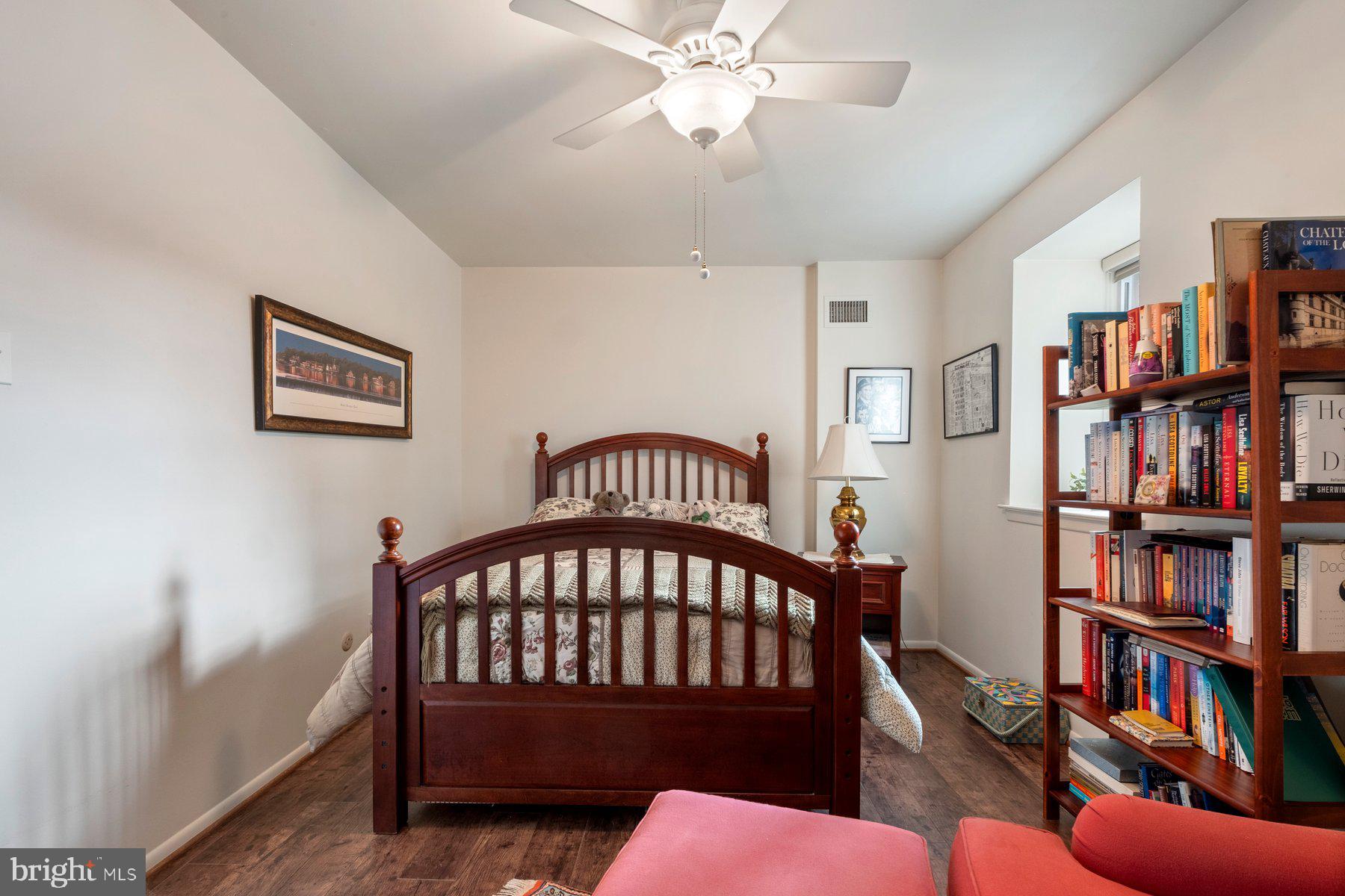 VALLEY GLEN - Residential