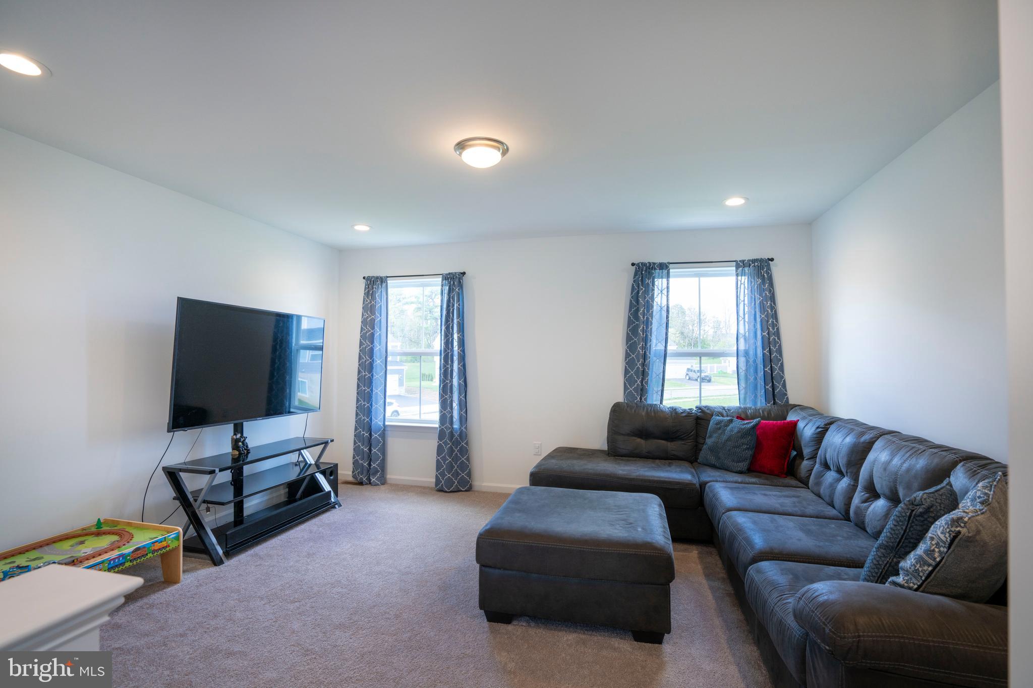 LOGAN GREENE - Residential