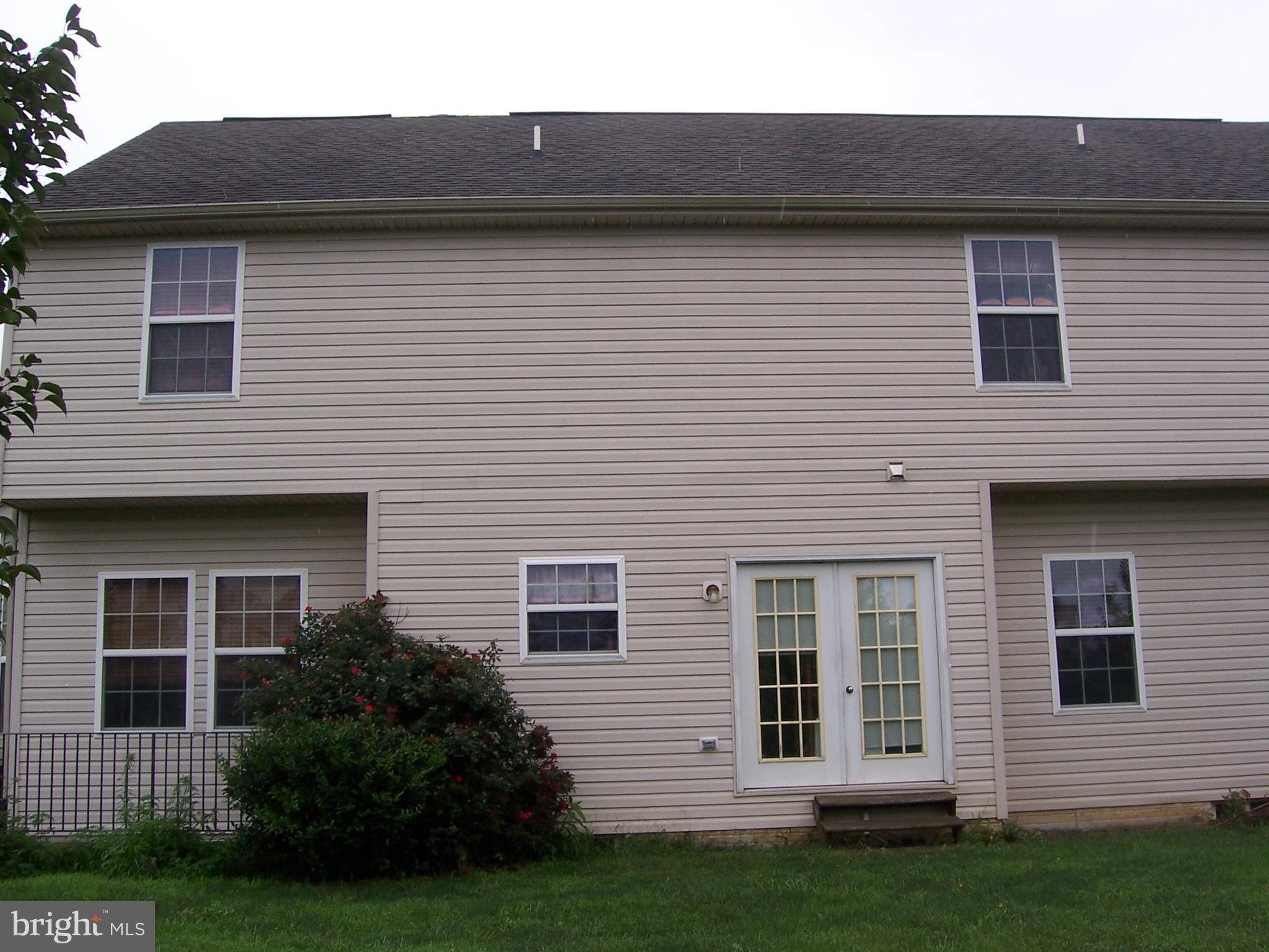 BENTWOOD ESTATES - Residential Lease