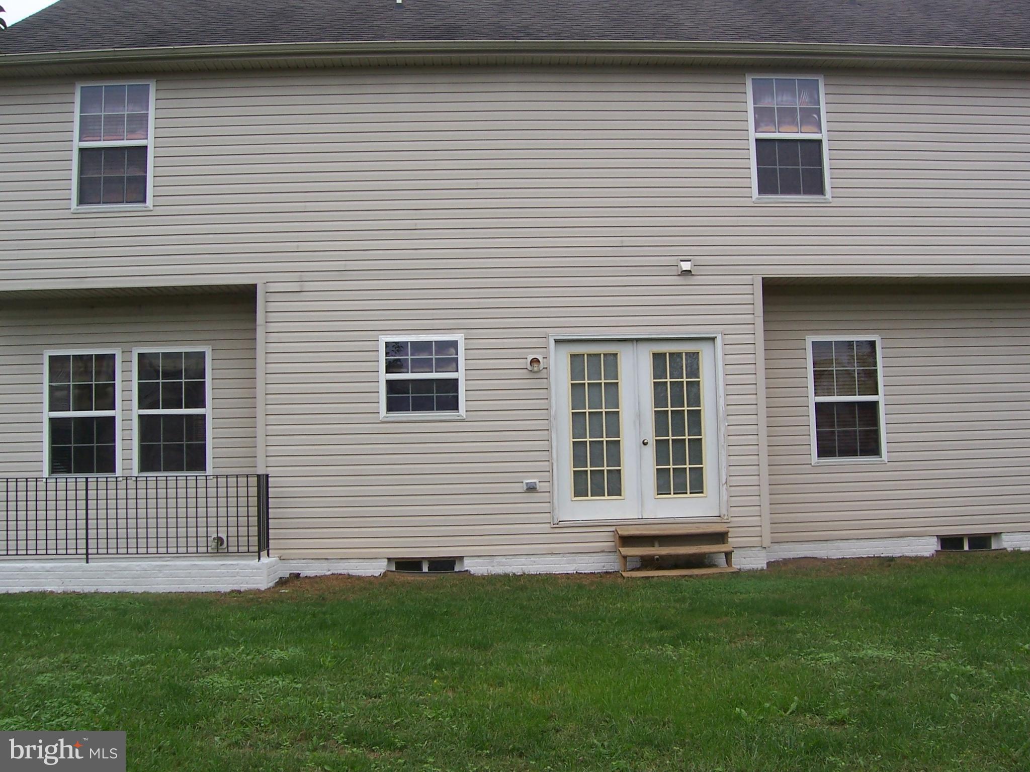 BENTWOOD ESTATES - Residential Lease