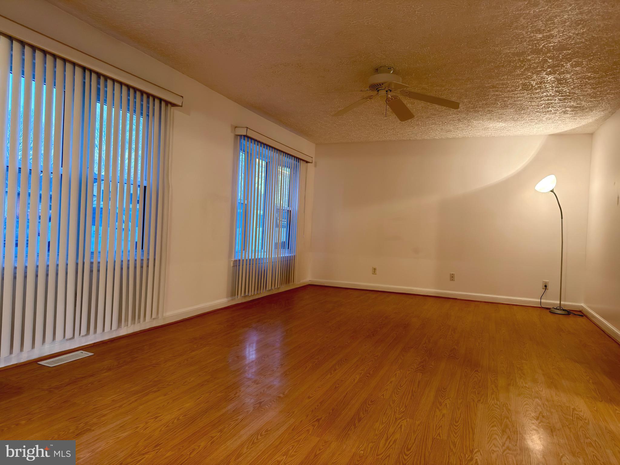 STERLING  PARK - Residential Lease