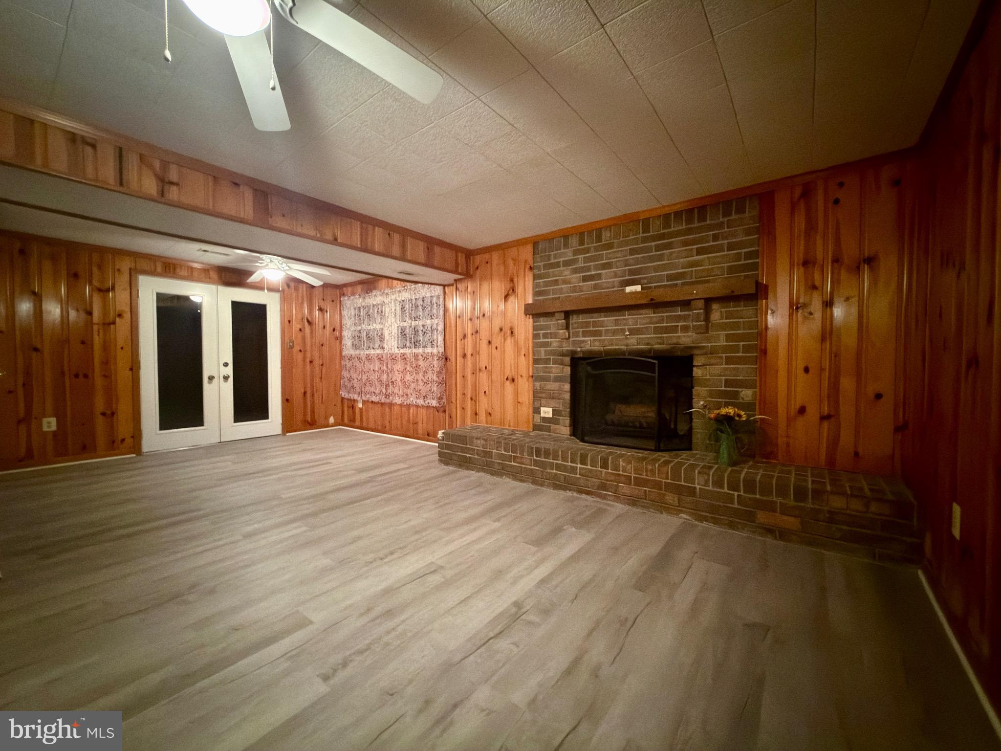 STERLING  PARK - Residential Lease