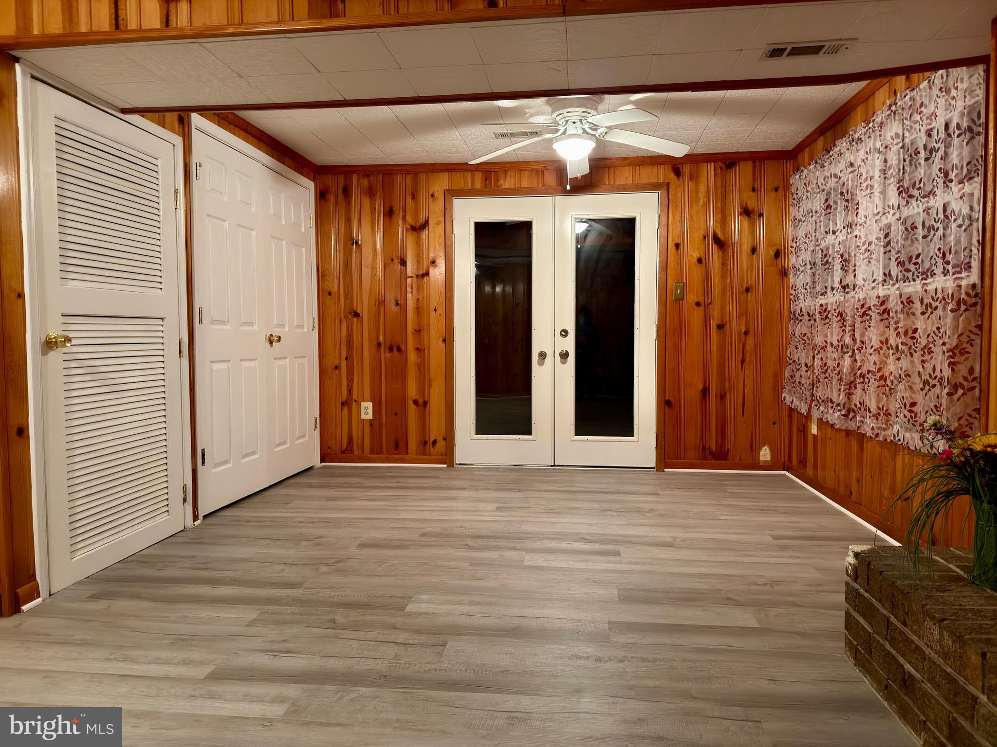 STERLING  PARK - Residential Lease