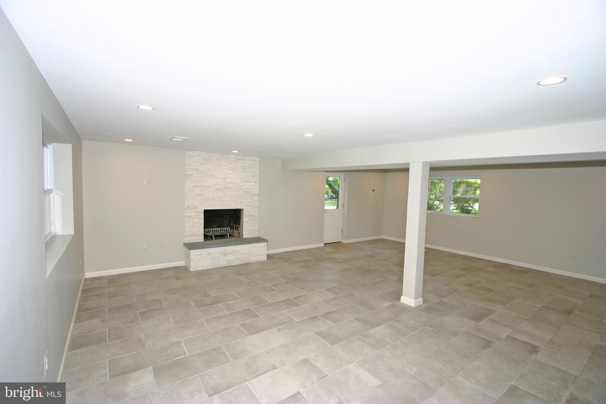 OVERLOOK KNOLLS - Residential