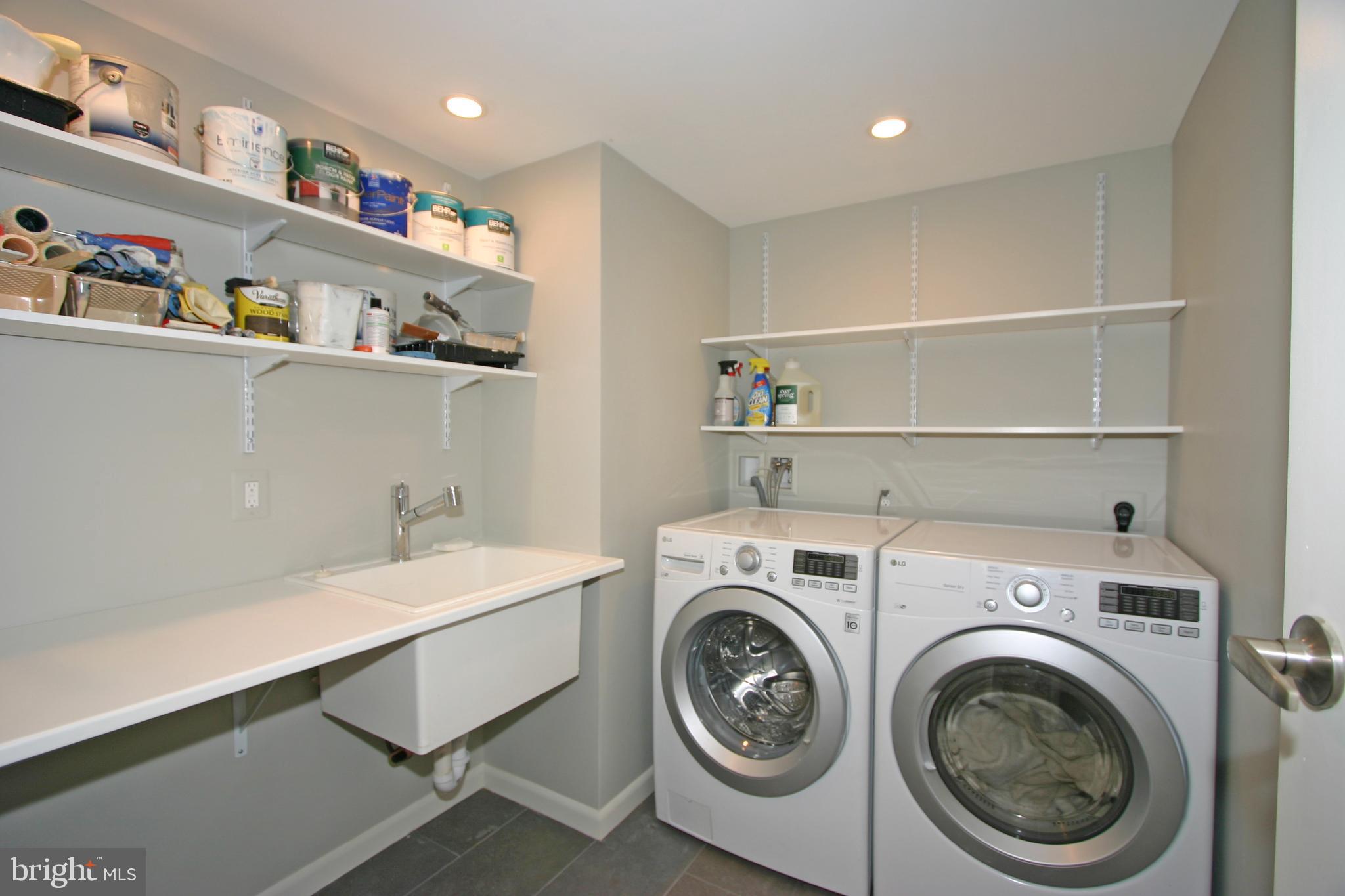 OVERLOOK KNOLLS - Residential