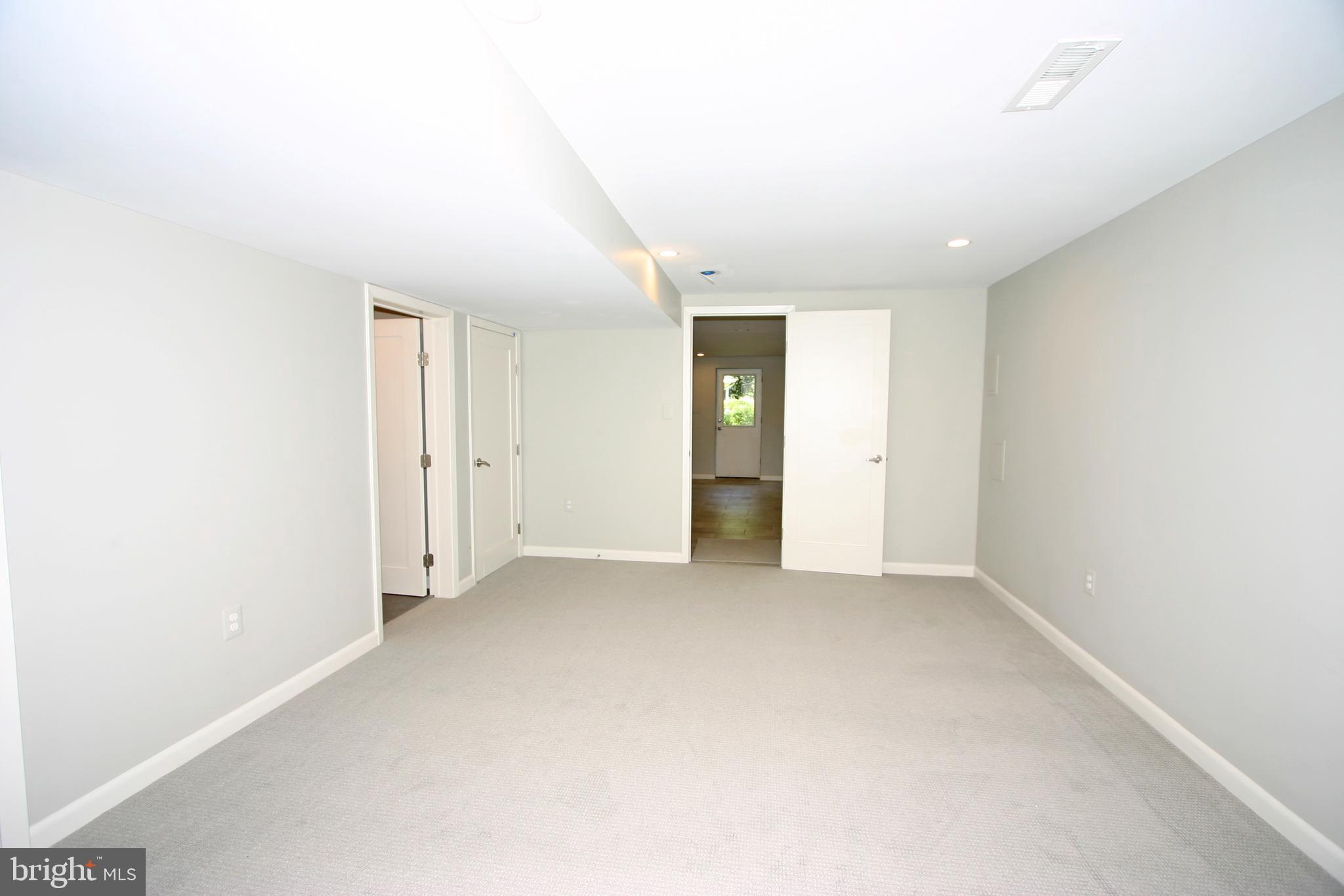 OVERLOOK KNOLLS - Residential