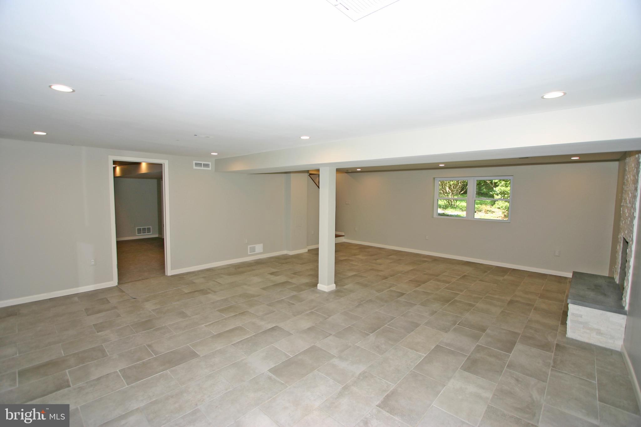 OVERLOOK KNOLLS - Residential