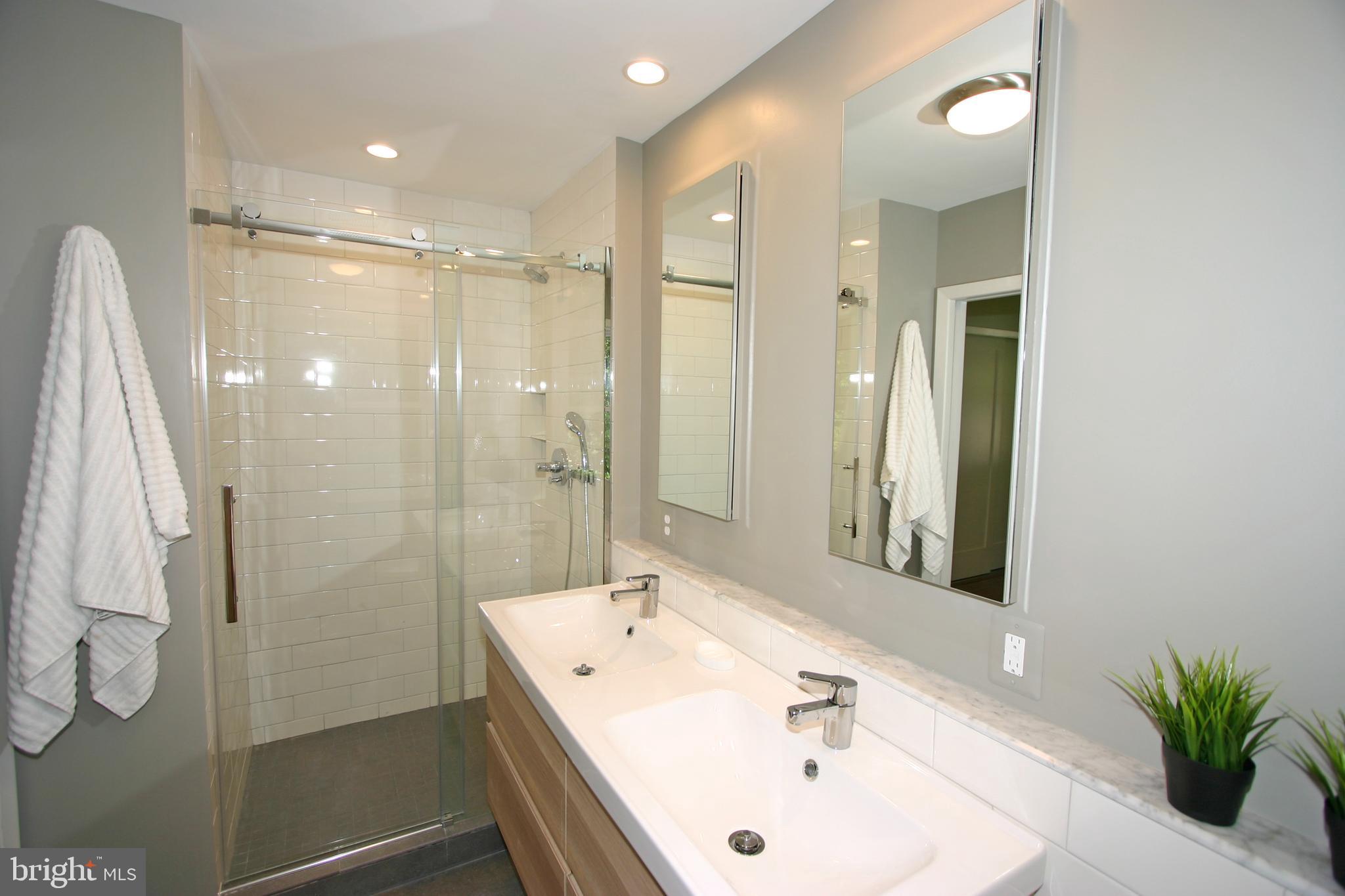 OVERLOOK KNOLLS - Residential