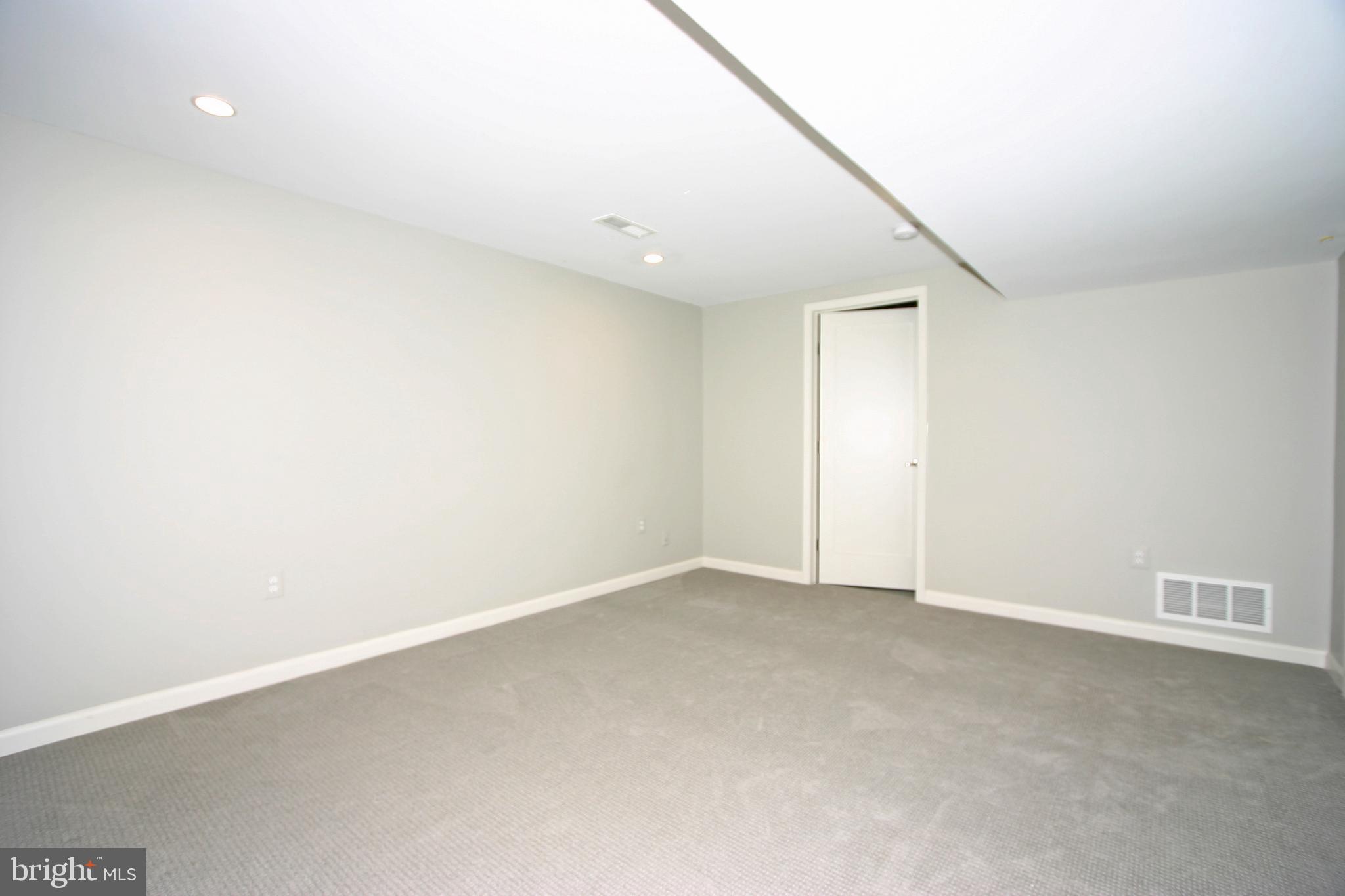 OVERLOOK KNOLLS - Residential