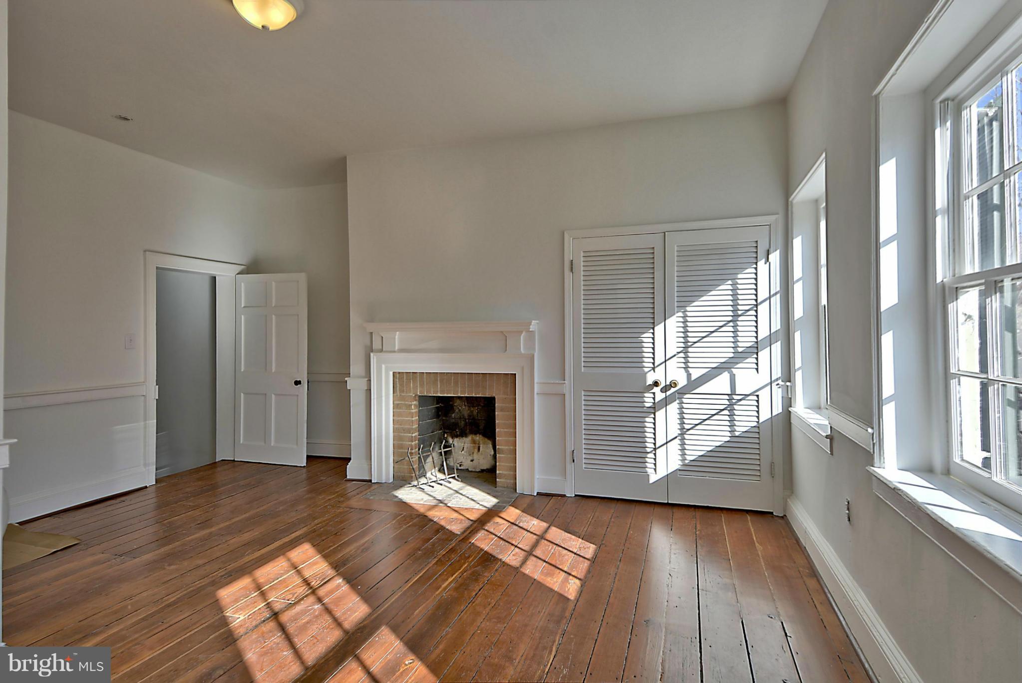 OLD TOWN - Residential Lease