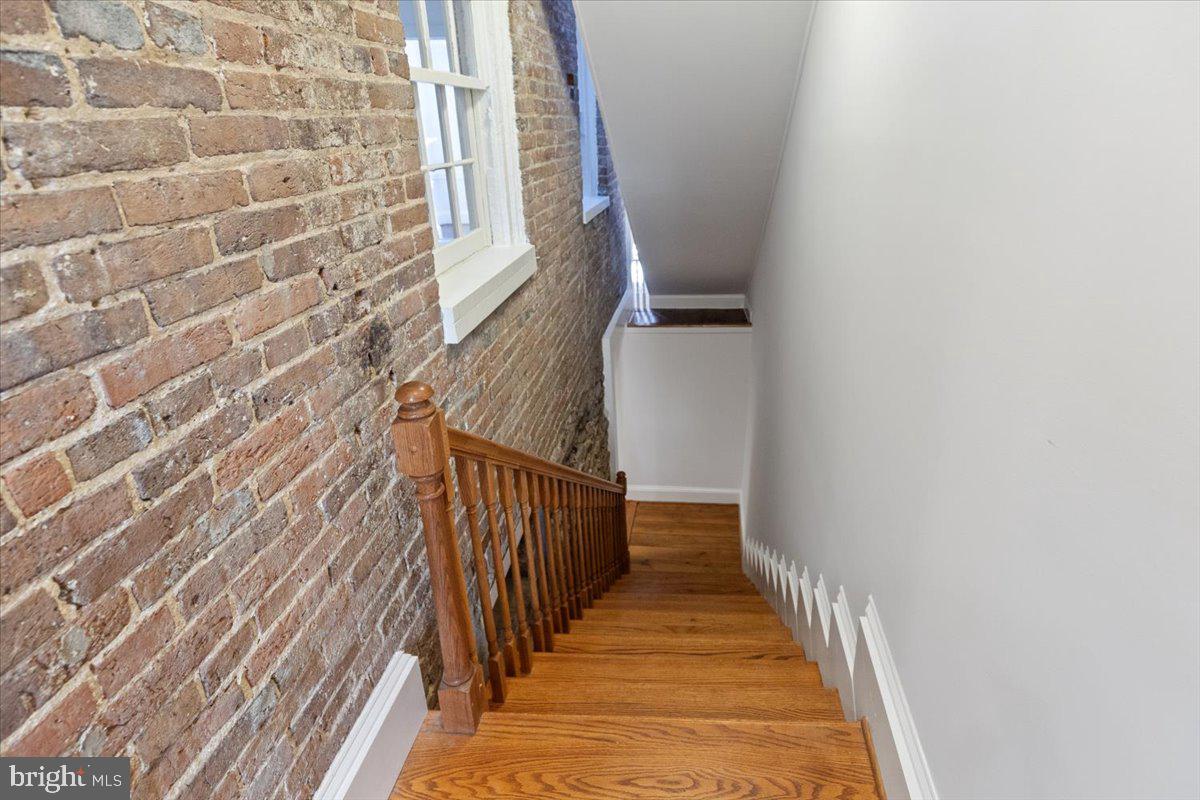 OLD TOWN - Residential Lease