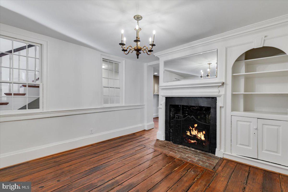 OLD TOWN - Residential Lease