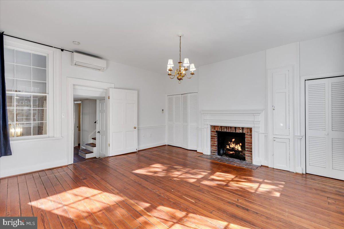 OLD TOWN - Residential Lease